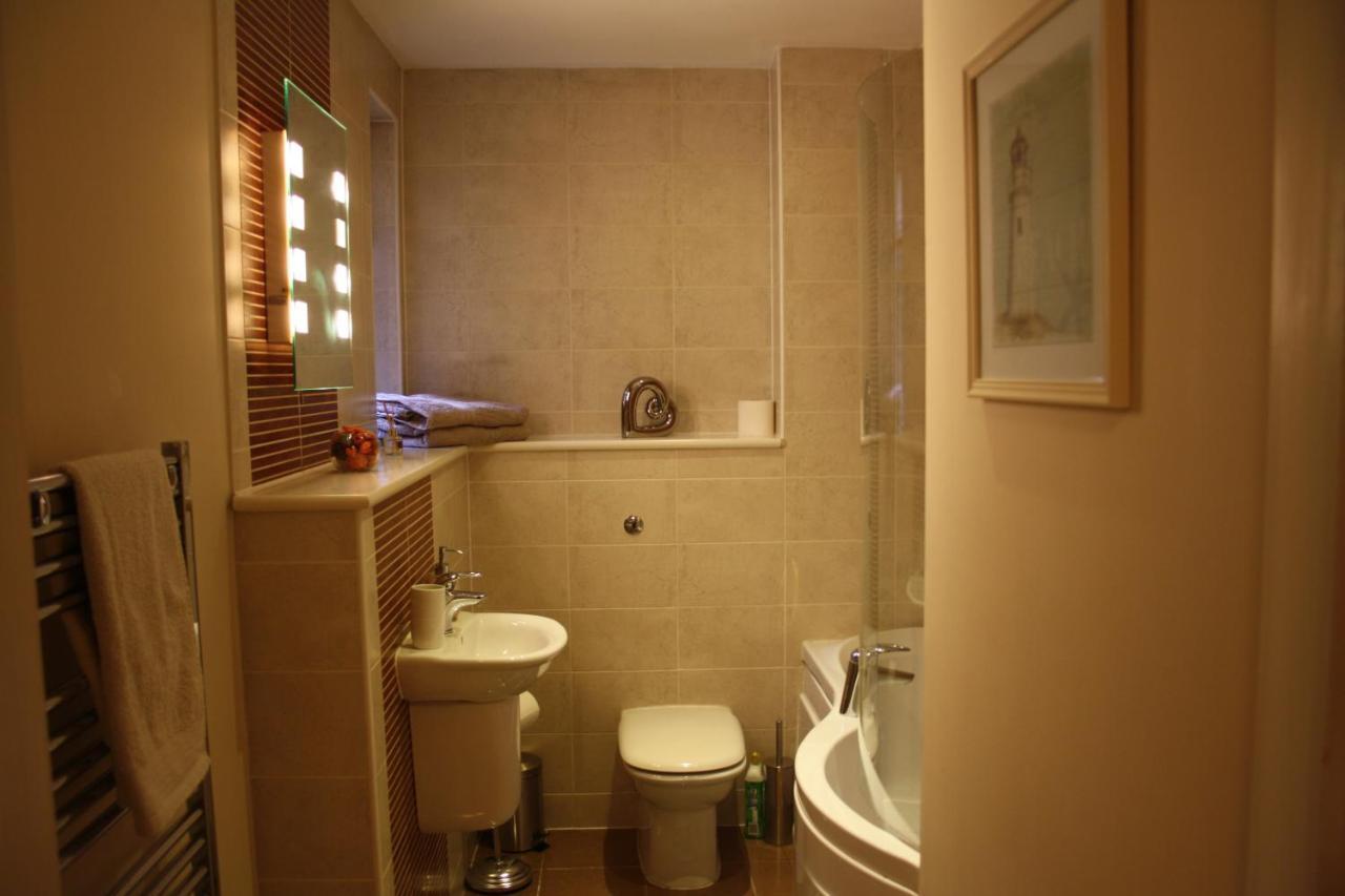 Canterbury Elms Court Apartment Стая снимка