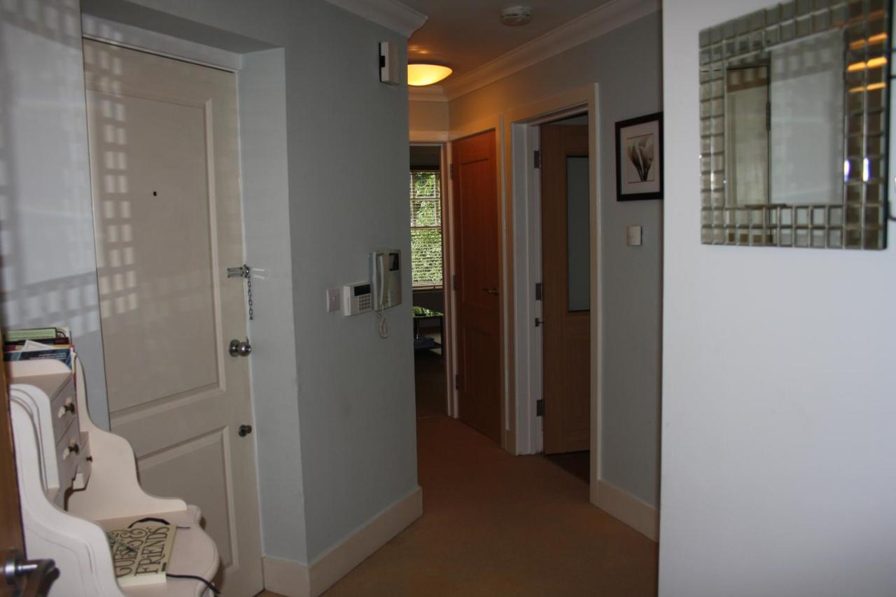 Canterbury Elms Court Apartment Стая снимка