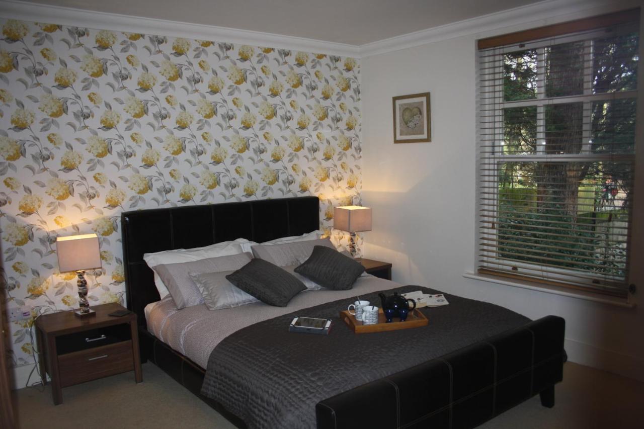 Canterbury Elms Court Apartment Стая снимка