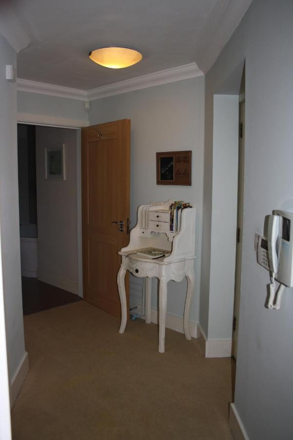 Canterbury Elms Court Apartment Стая снимка